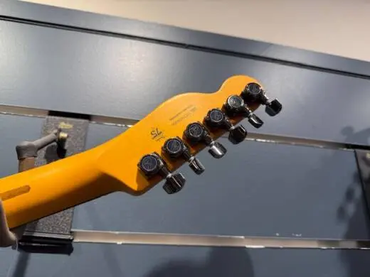 Fender - 017-7011-728 2